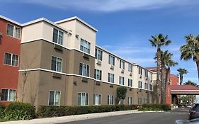 Holiday Inn Express & Suites Tracy By Ihg